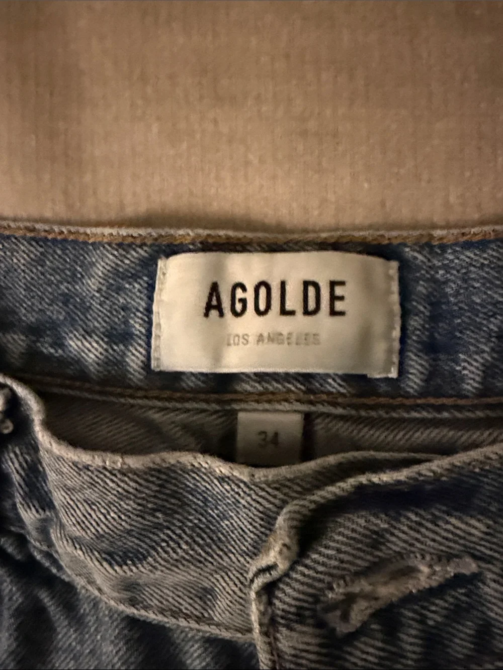 Agolde Parker Long Light Wash Frayed Hem Denim Shorts sz 34 - Picture 2 of 6
